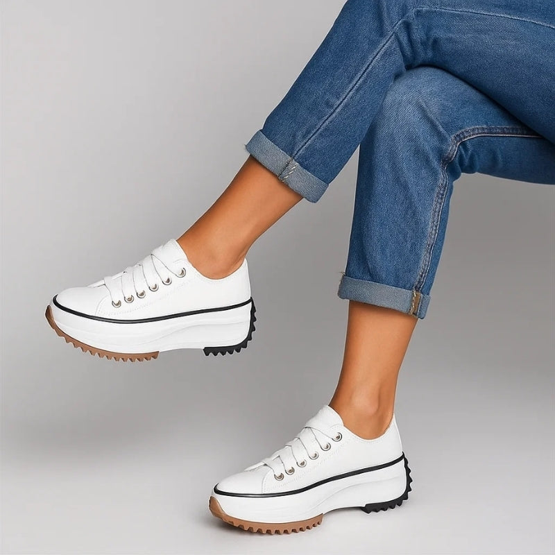 Women’s Low-Top Sneakers with Lace-Up Closure and Platform Sole