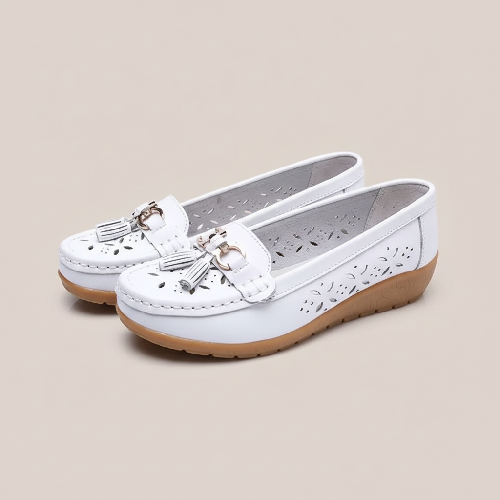 Women’s Slip-On Moccasin Shoes with Rounded Toe and Tassel Detail