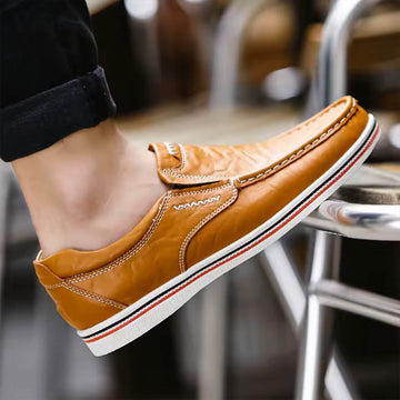 Men's Venetian Loafer - Tumbled Leather - Slip-on - Moccasin Stitching