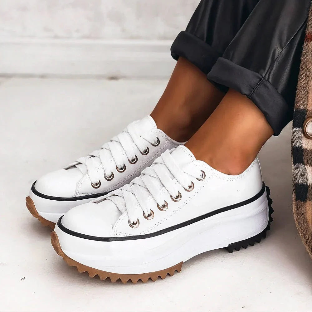 Women’s Low-Top Sneakers with Lace-Up Closure and Platform Sole