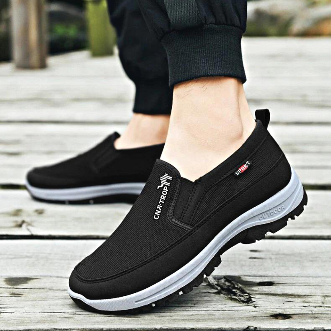 Men’s Slip-On Outdoor Shoes with Rounded Toe and Anti-Slip Sole