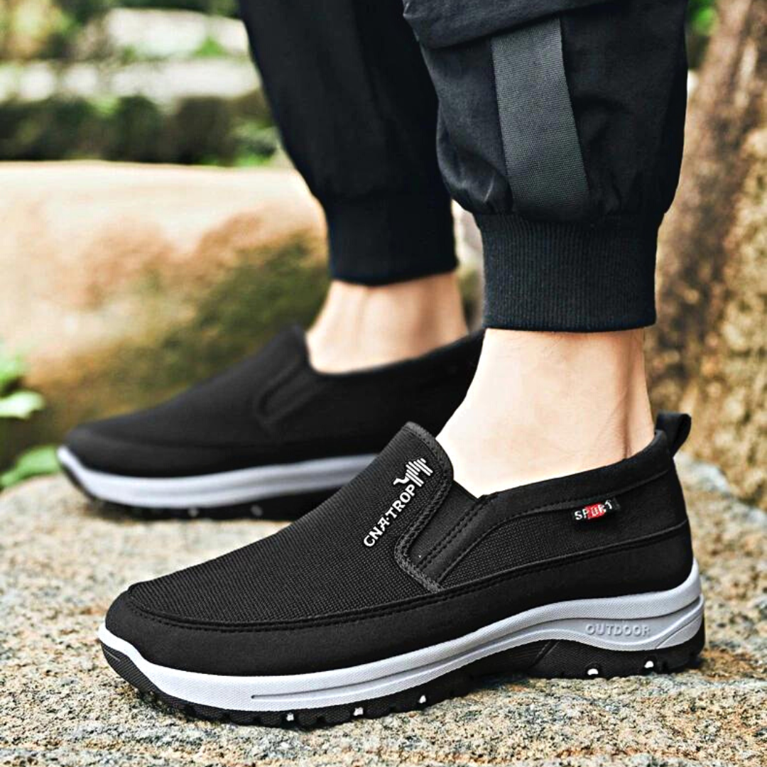 Men’s Slip-On Outdoor Shoes with Rounded Toe and Anti-Slip Sole