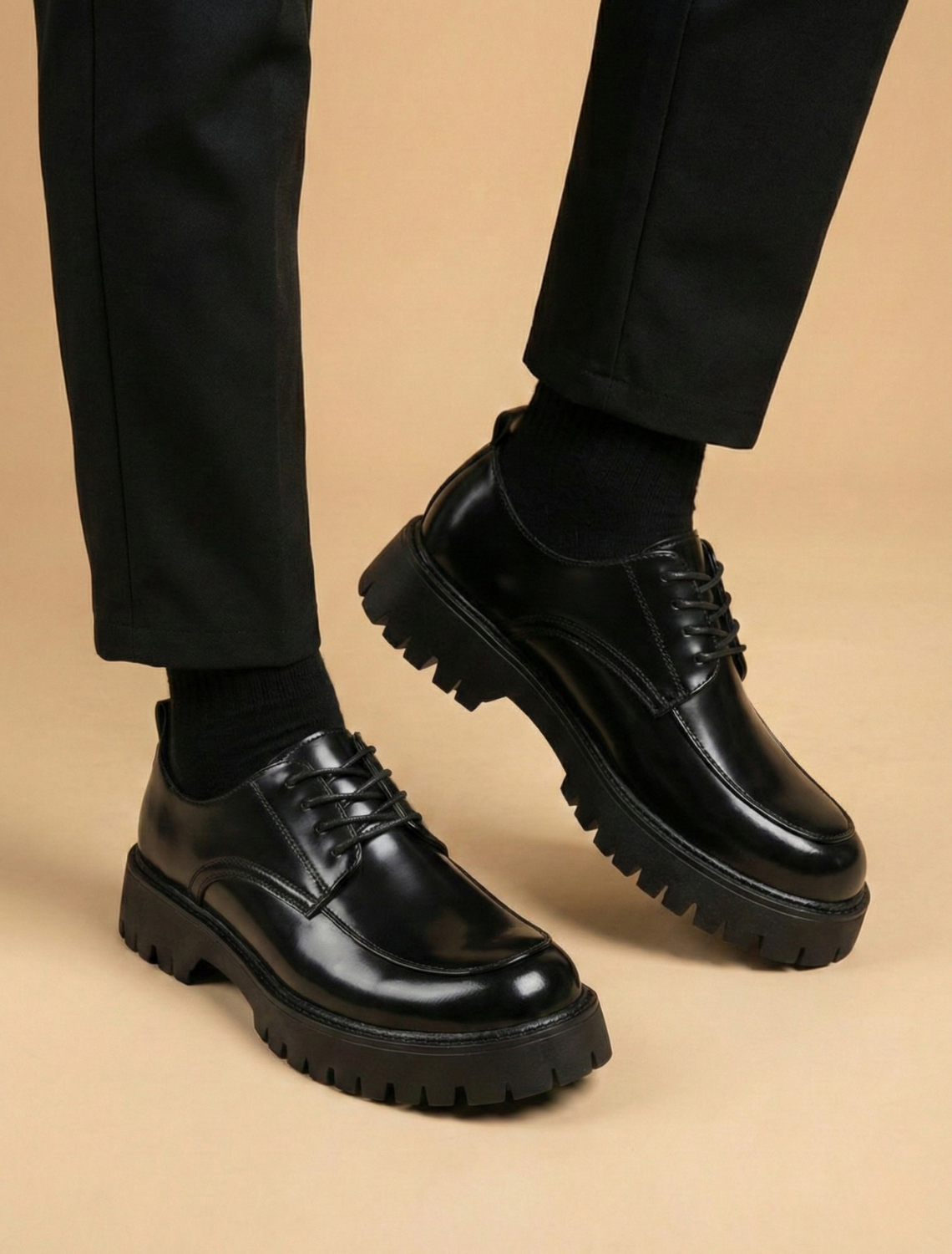 Men’s Lace-Up Casual Platform Shoes with Rounded Toe and Lug Sole