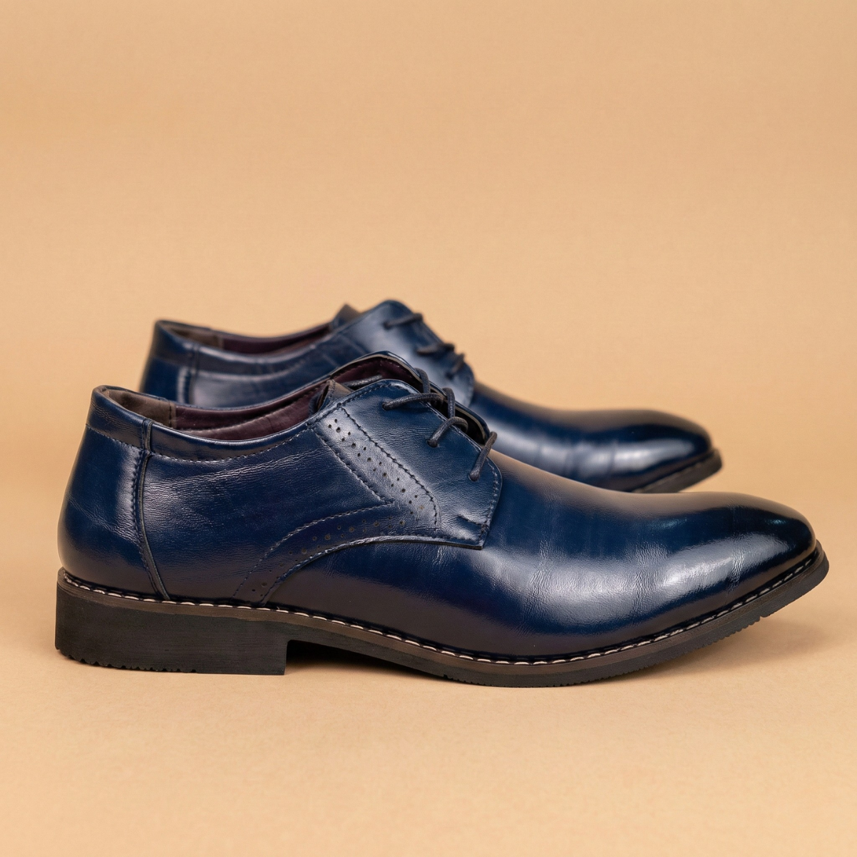 Men’s Lace-Up Dress Shoes with Rounded Toe and Low Heel