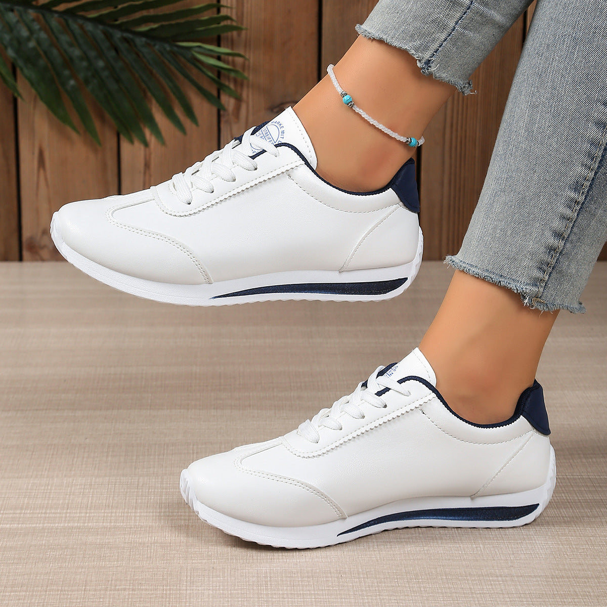Women’s Lace-Up Low-Top Sneakers with Panel Stitching and Contrast Trim