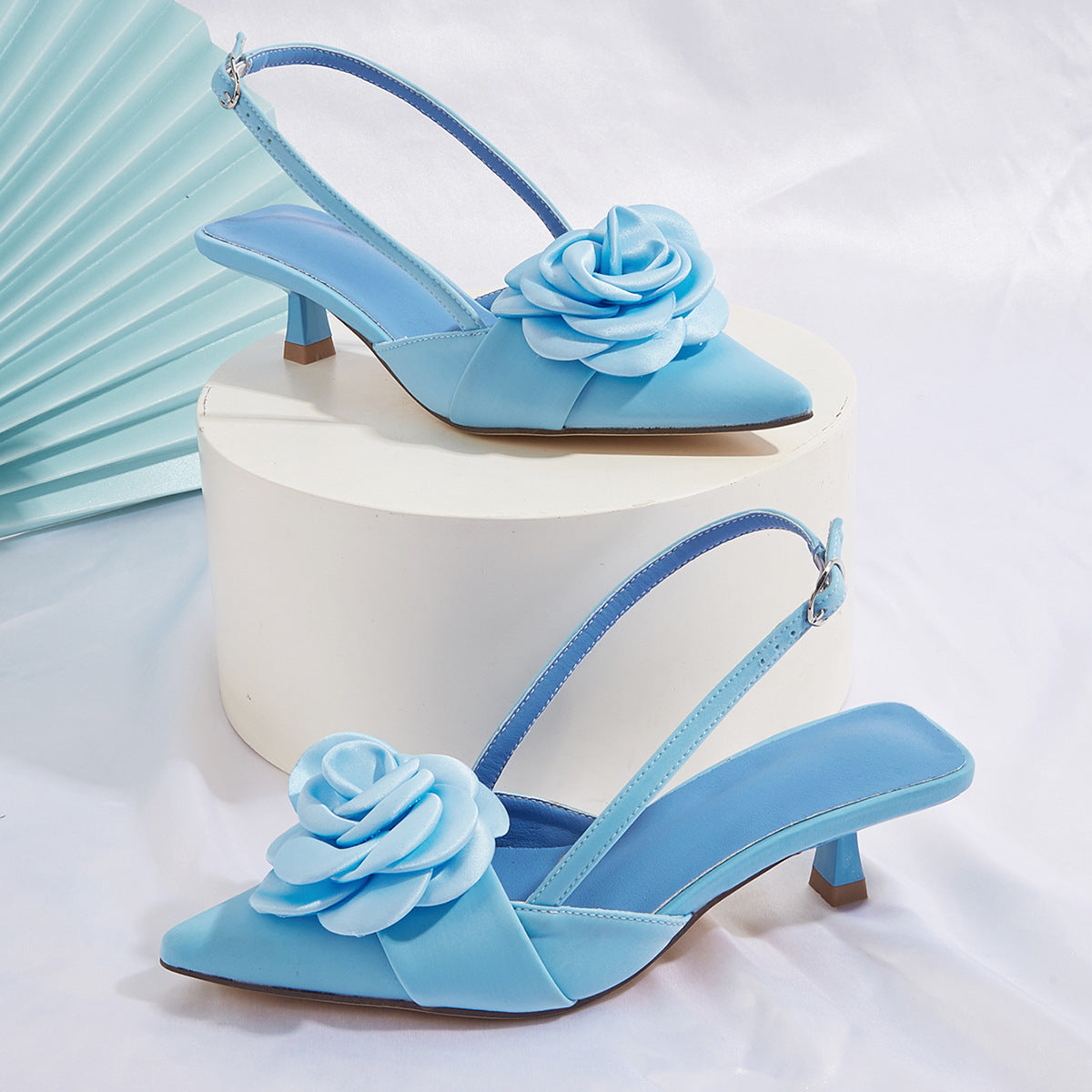Women's Pointed Toe Kitten Heels - Slingback Pumps - Rosette Vamp Detail
