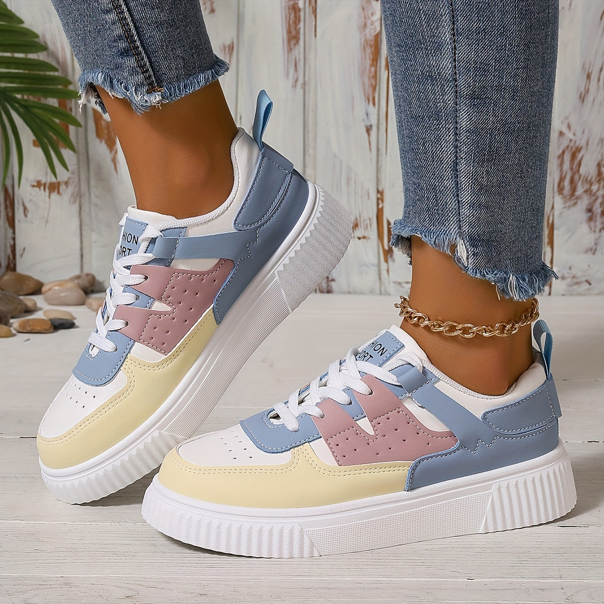 Women’s Lace-Up Platform Sneakers with Rounded Toe and Color Block Design
