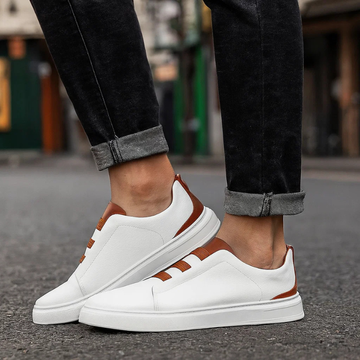 Men's Slip-On Sneakers - Low-Top - Elastic Strap Detail