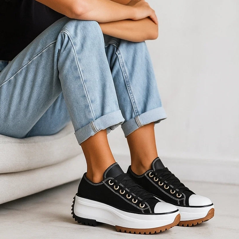 Women’s Low-Top Sneakers with Lace-Up Closure and Platform Sole