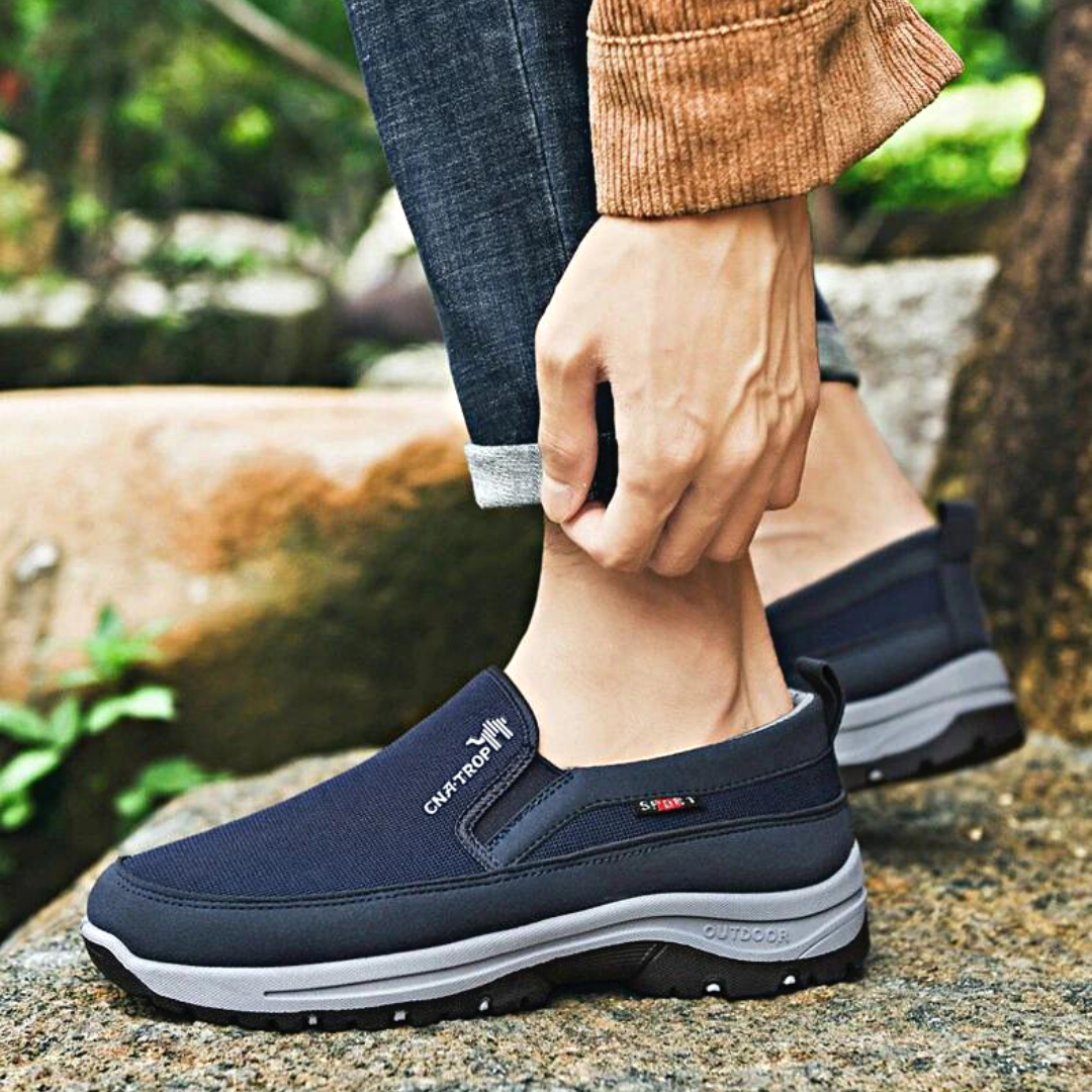 Men’s Slip-On Outdoor Shoes with Rounded Toe and Anti-Slip Sole