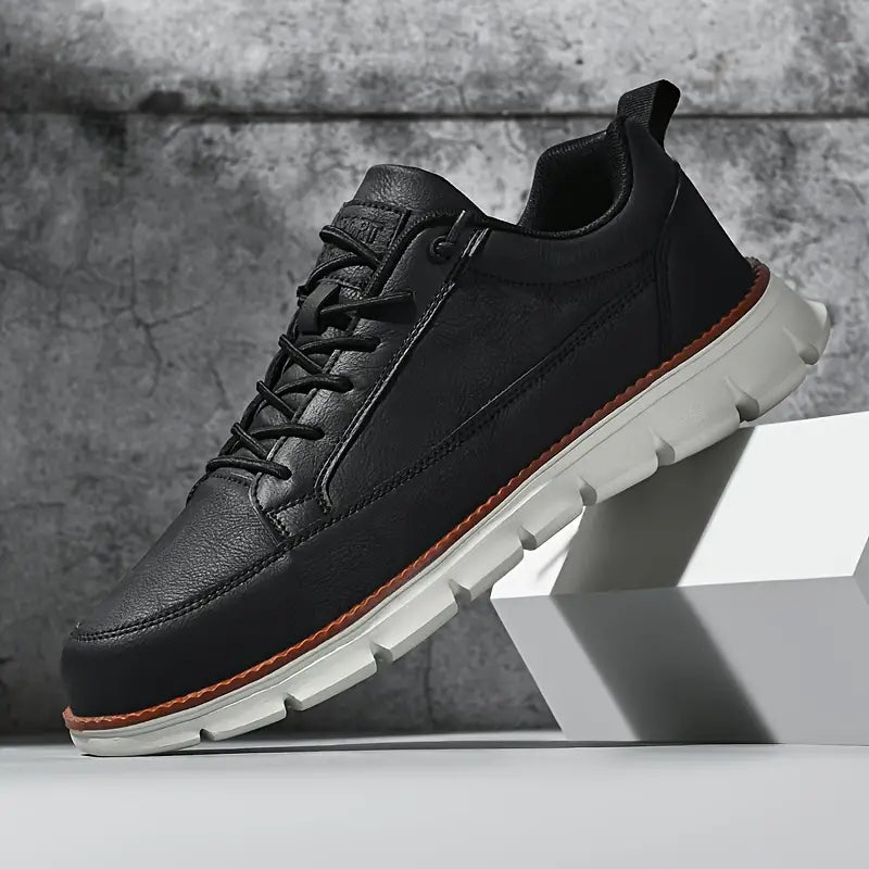 Men's Modern Casual Lace-Up Sneakers with Lightweight Sole Design