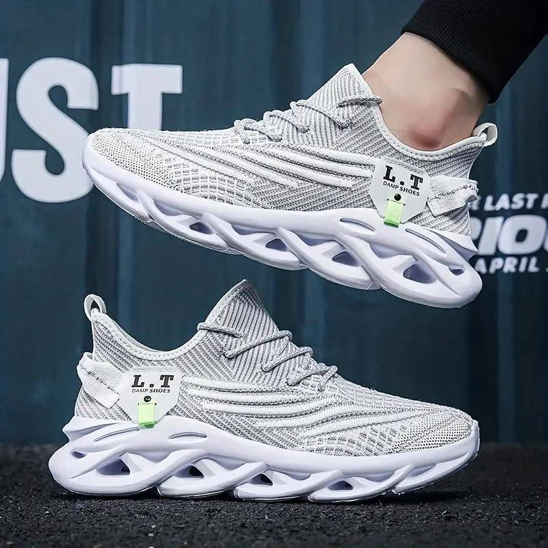 Men's Lace-Up Knit Sneakers - Low-Top - Round Toe - Blade Outsole