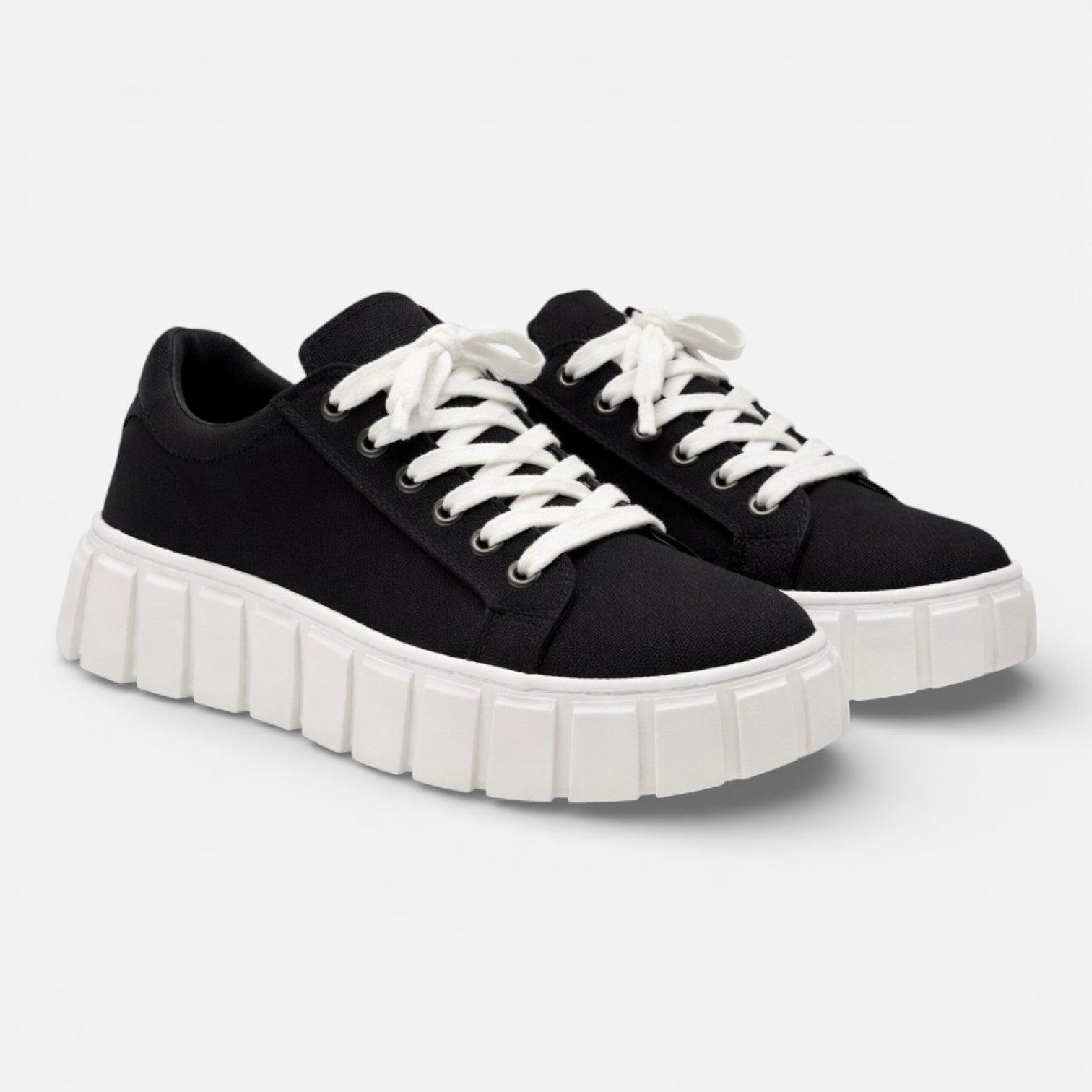 Women's Platform Sneakers - Lace-Up Chunky Sole Low-Top Rounded Toe
