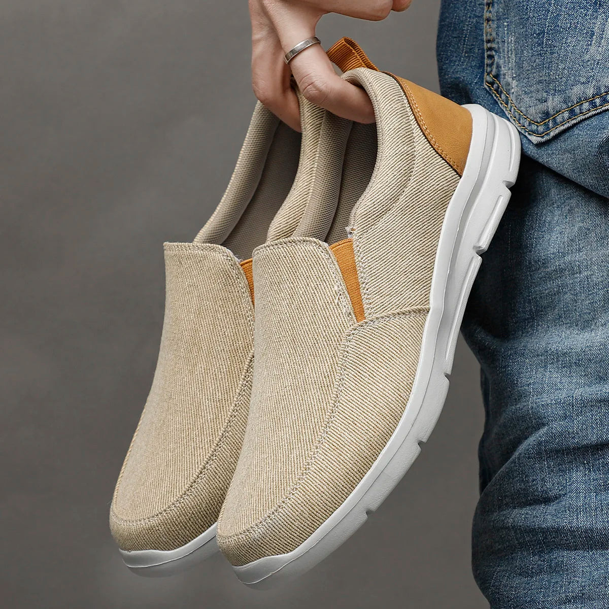 Men’s Slip-On Sneakers with Rounded Toe and Flat Sole