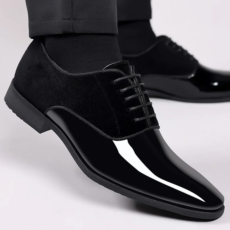 Men’s Leather Lace-Up Oxford Shoes with Almond Toe and Contrast Upper