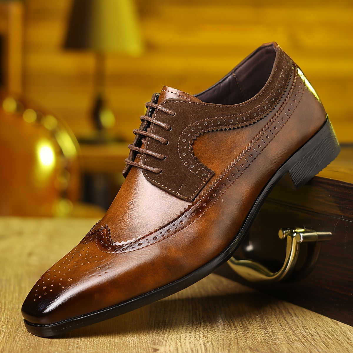 Men’s Wingtip Brogue Oxford Shoes with Lace-Up Closure and Rounded Toe