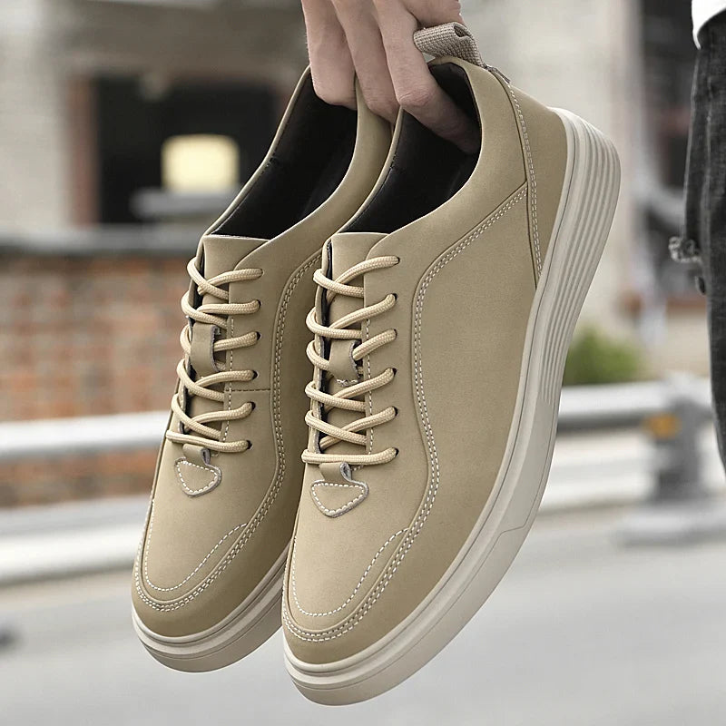 Men’s Lace-Up Casual Sneakers with Contrast Stitch Detailing