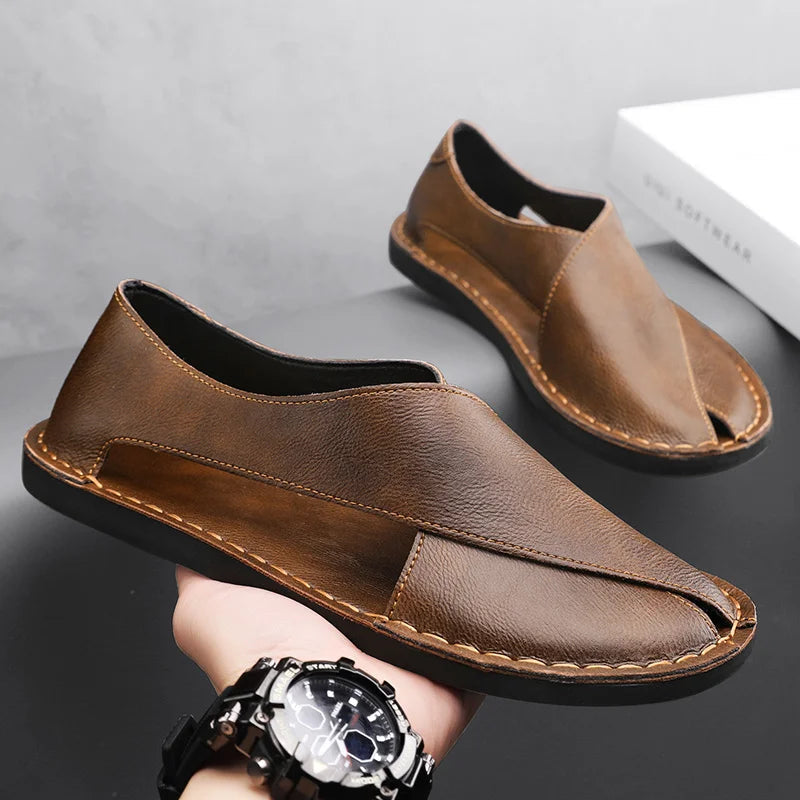 Men’s Crossover Sandals with Closed Heel and Stitch Detailing