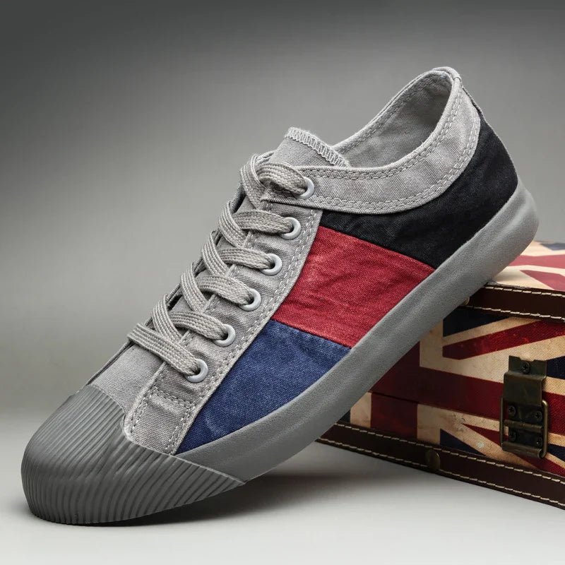 Men’s Low-Top Lace-Up Sneakers with Rounded Toe and Flat Sole