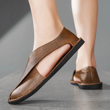 Men’s Crossover Sandals with Closed Heel and Stitch Detailing