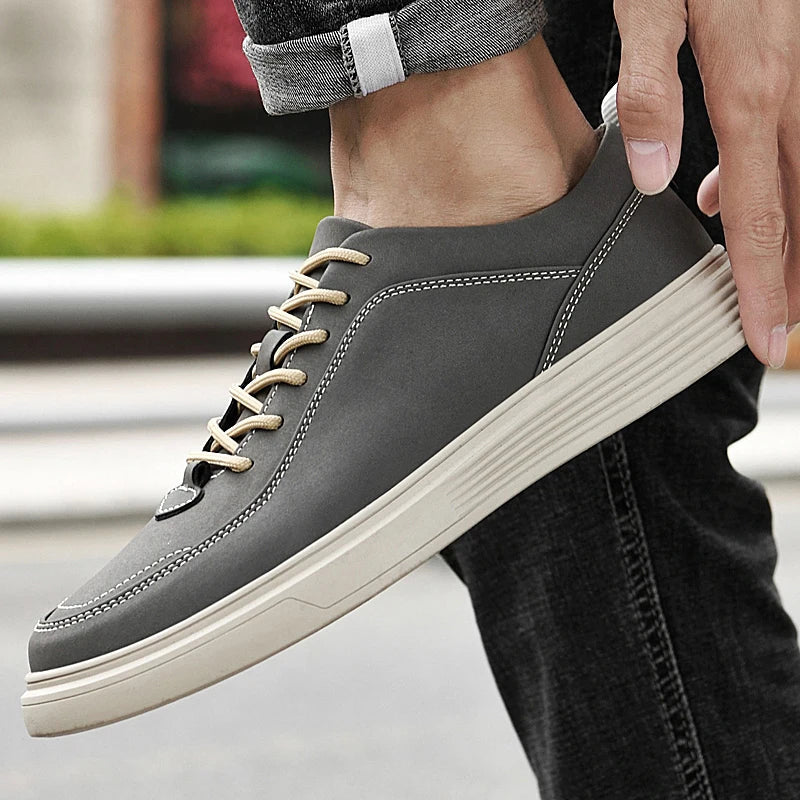 Men’s Lace-Up Casual Sneakers with Contrast Stitch Detailing