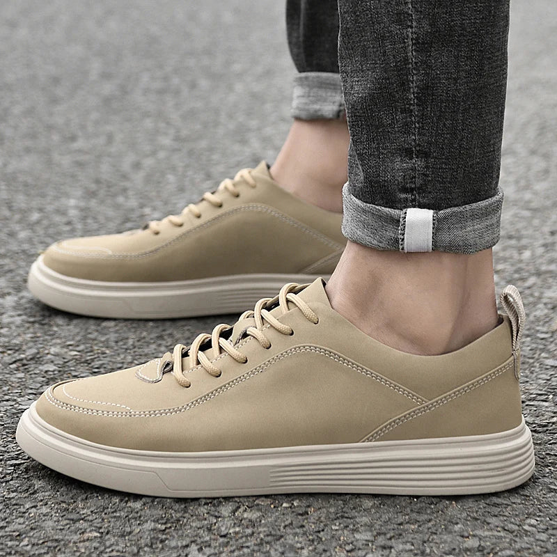Men’s Lace-Up Casual Sneakers with Contrast Stitch Detailing