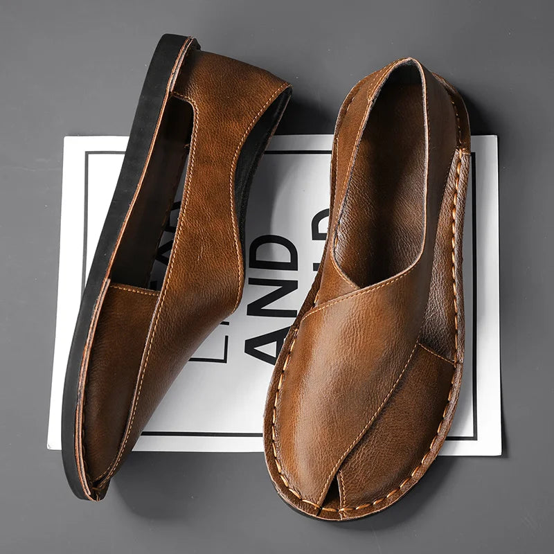 Men’s Crossover Sandals with Closed Heel and Stitch Detailing