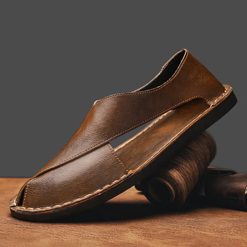 Men’s Crossover Sandals with Closed Heel and Stitch Detailing