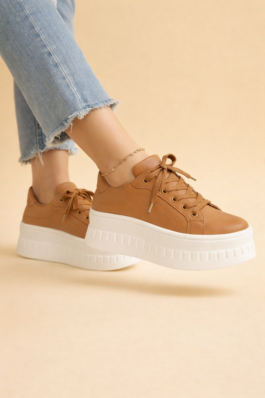 Women's Platform Sneakers Lace-Up Round Toe Low-Top Thick Sole