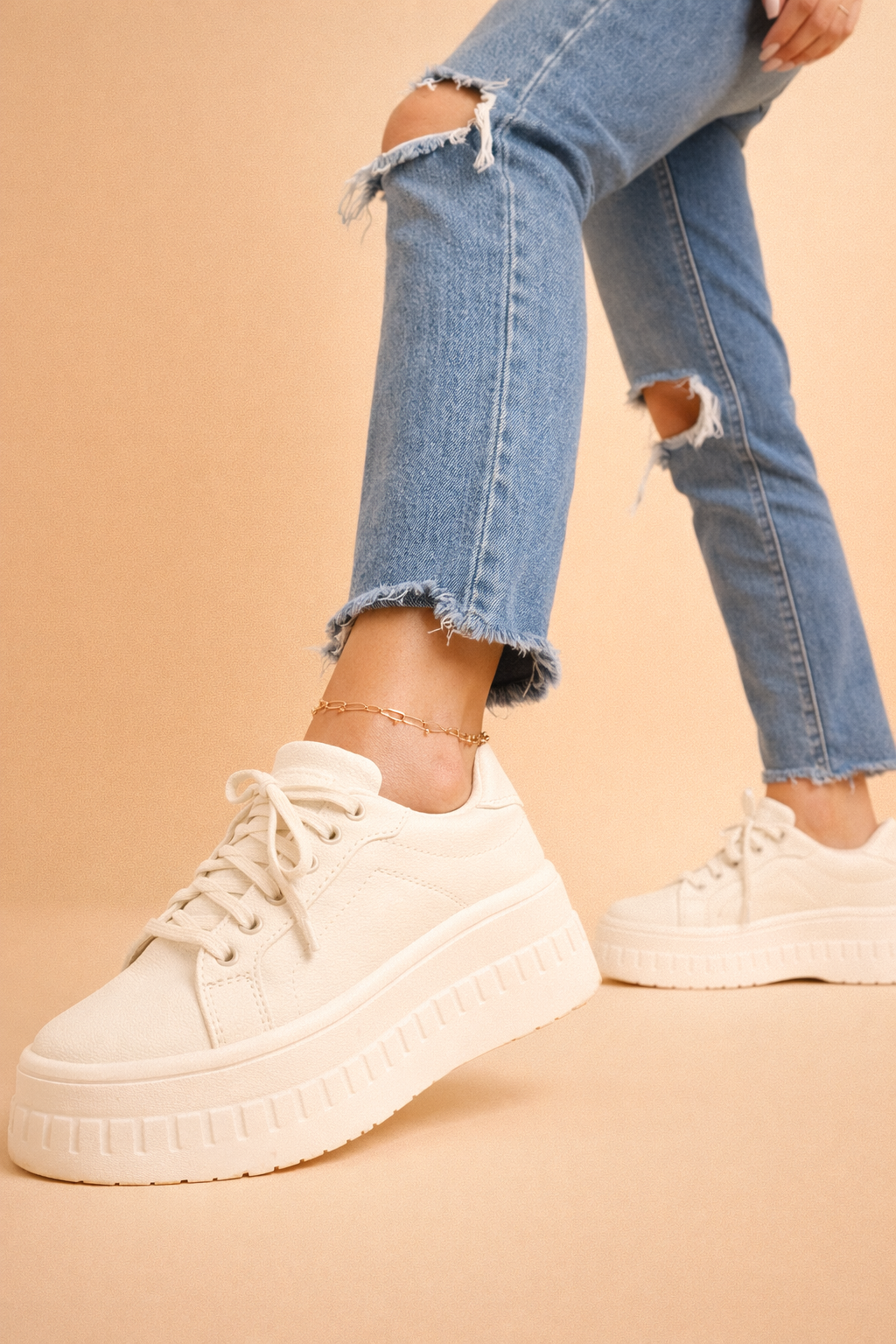 Women's Platform Sneakers Lace-Up Round Toe Low-Top Thick Sole