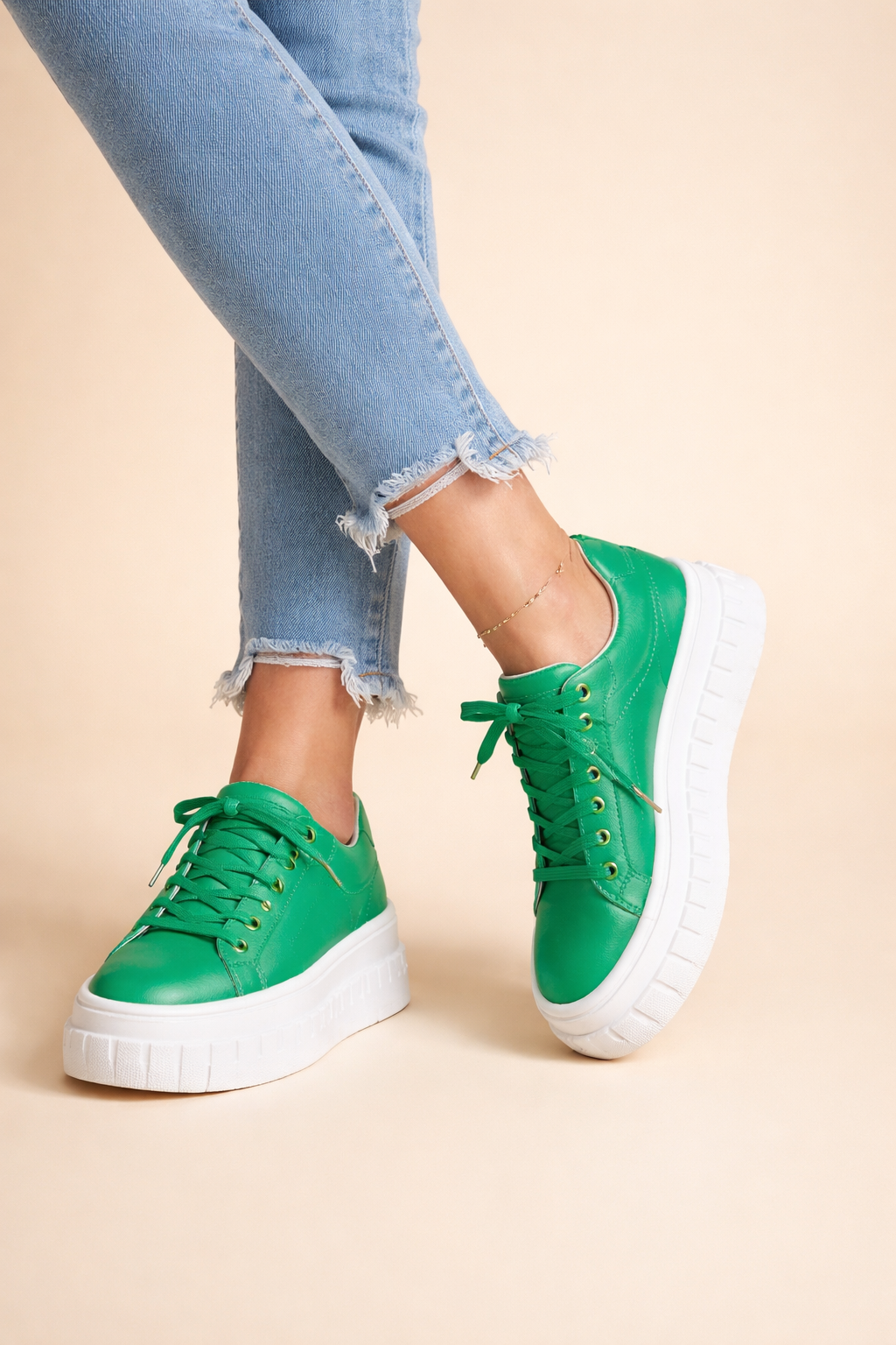 Women's Platform Sneakers Lace-Up Round Toe Low-Top Thick Sole