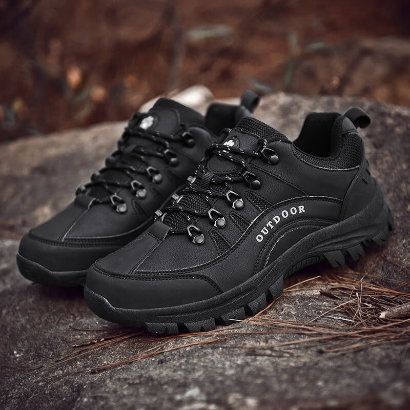 Men’s Lace-Up Outdoor Hiking Shoes with Rounded Toe and Textured Sole