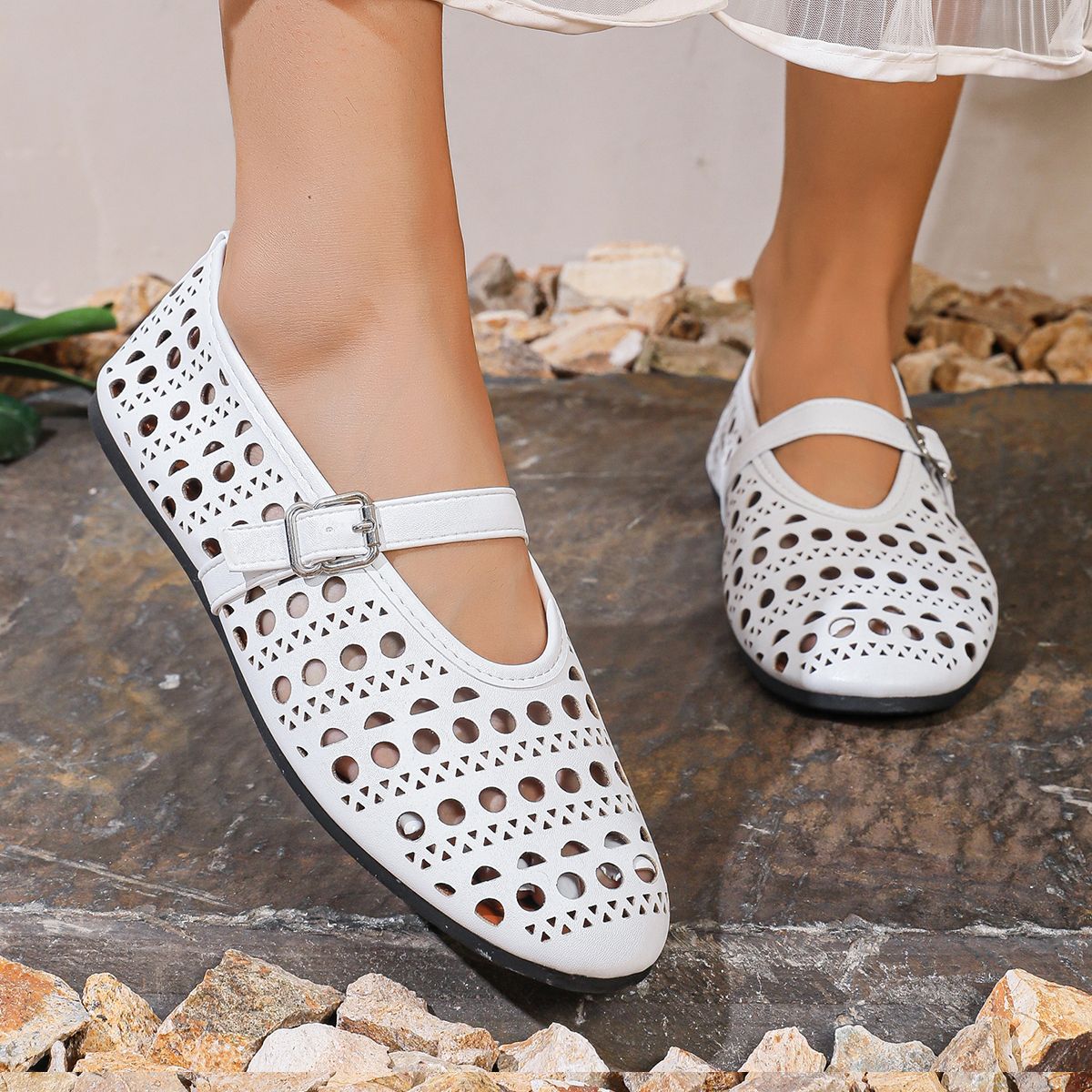 Women's Ballet Flats – Round Toe Cutout Upper with Mary Jane Buckle Strap and Flat Sole