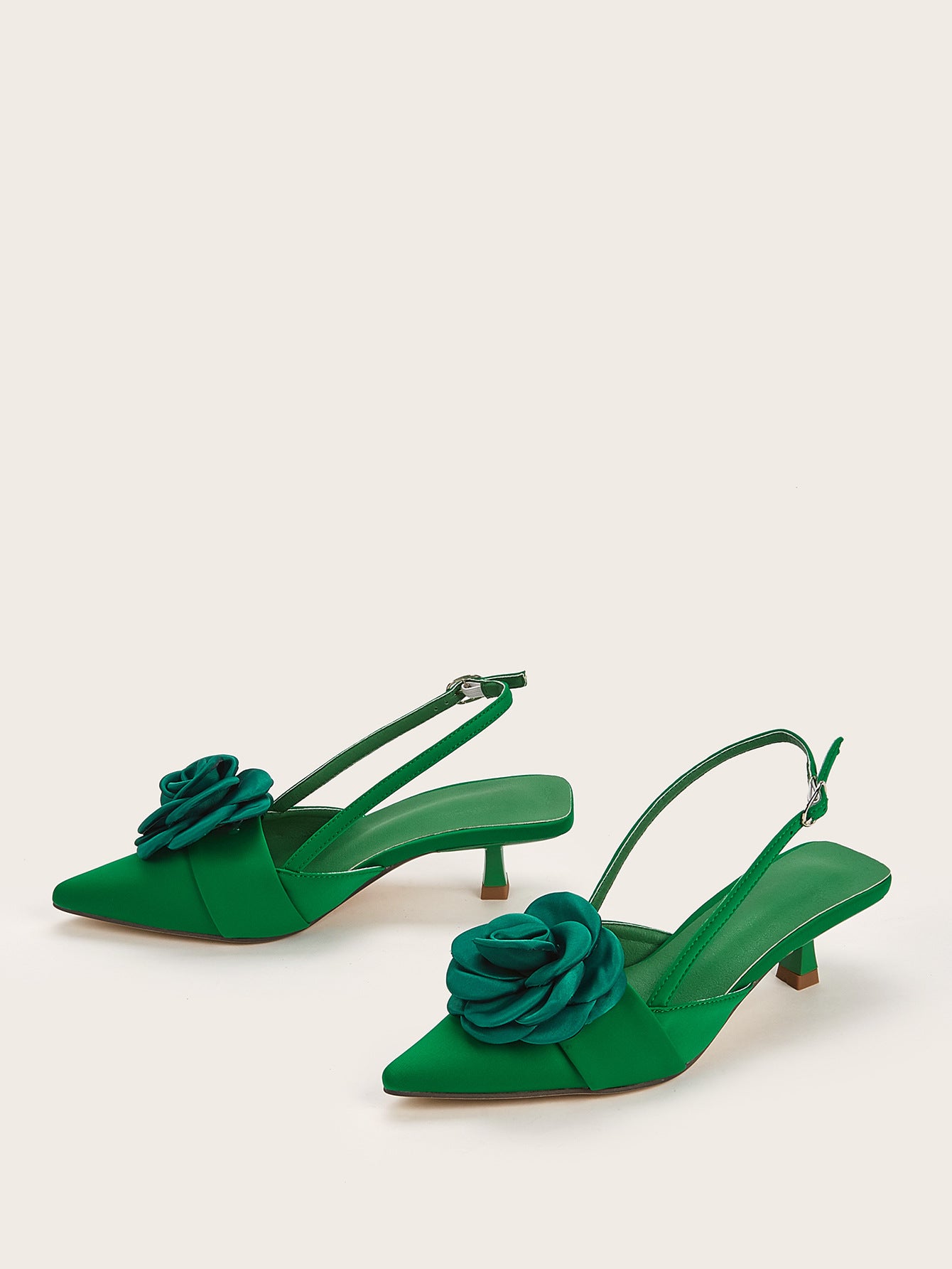 Women's Pointed Toe Kitten Heels - Slingback Pumps - Rosette Vamp Detail