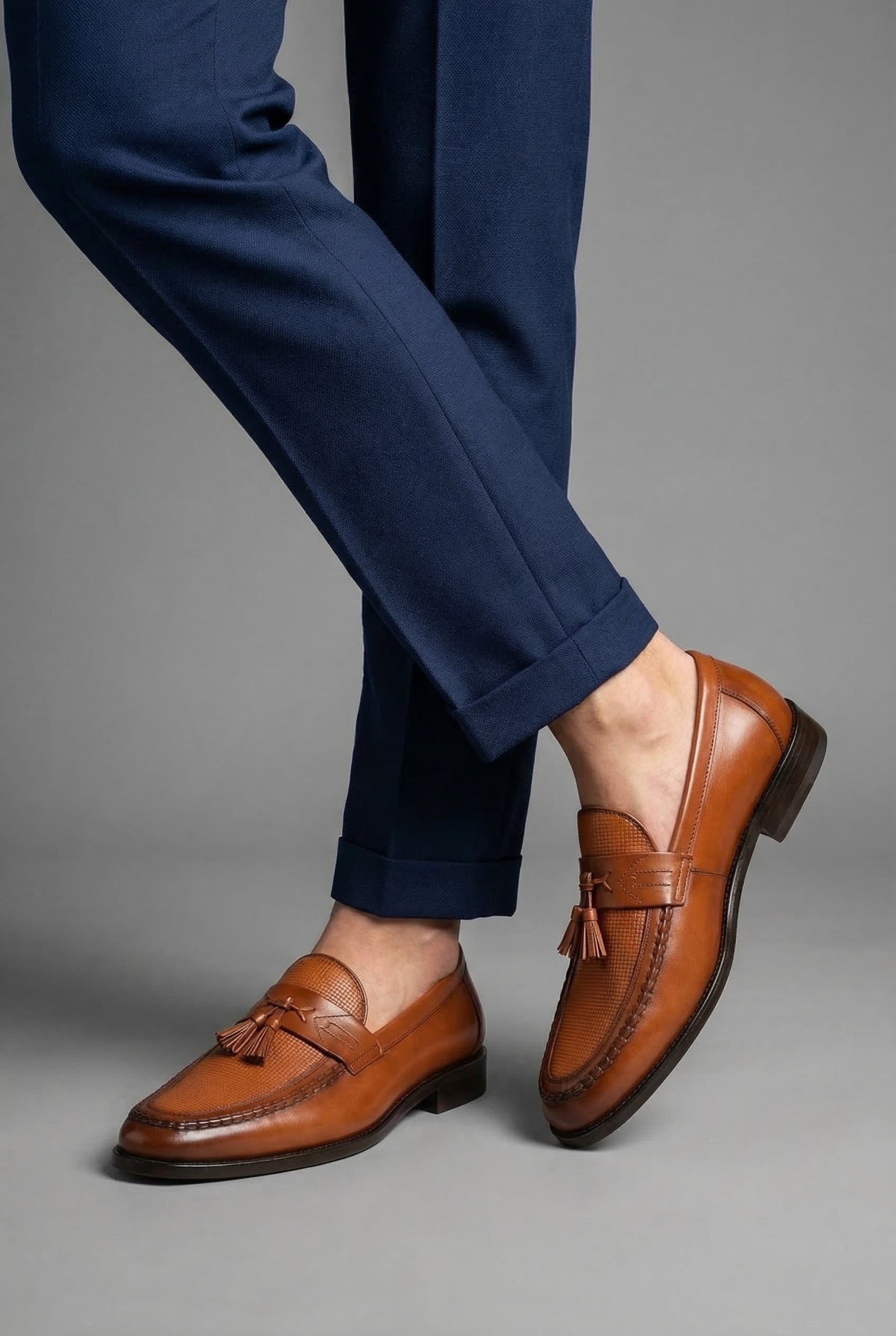 Men's Loafers Slip-On Moc-Toe Textured Vamp Tassel Detail