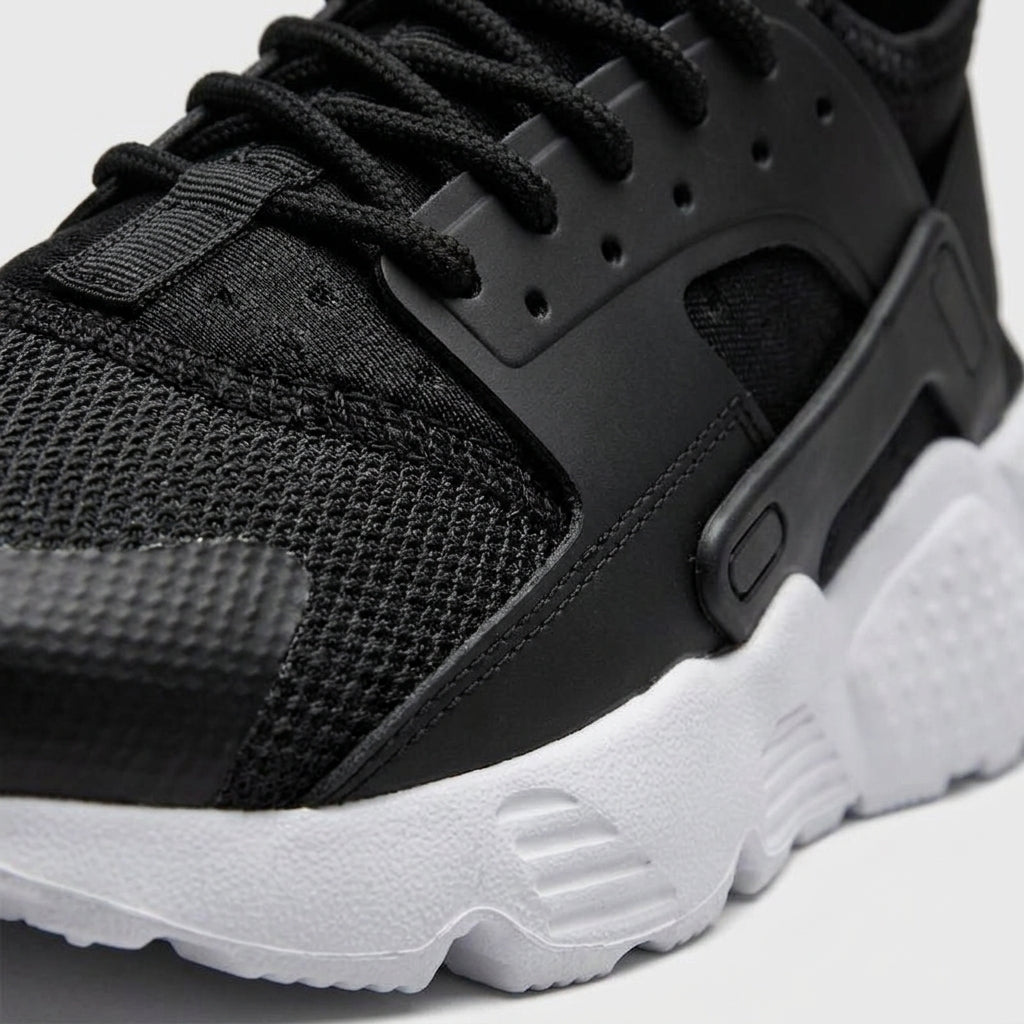 Men’s Low-Top Sneakers with Rounded Toe - Lace-Up Closure