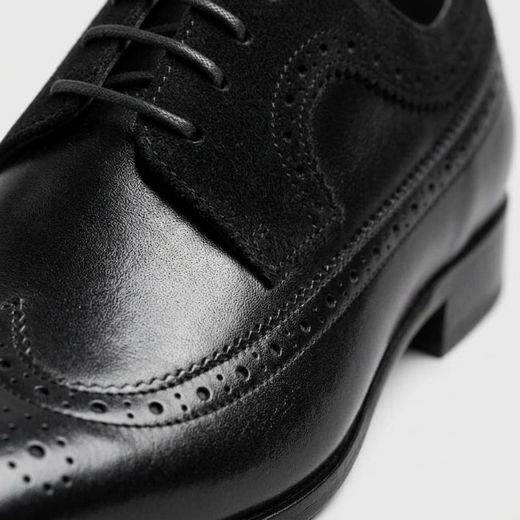 Men’s Wingtip Brogue Oxford Shoes with Lace-Up Closure - Rounded Toe