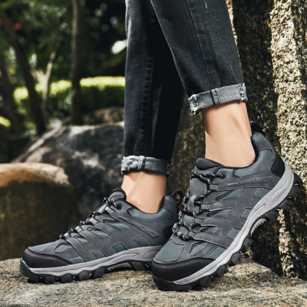Men’s Low-Cut Hiking Shoes with Lace-Up Support and Traction Sole