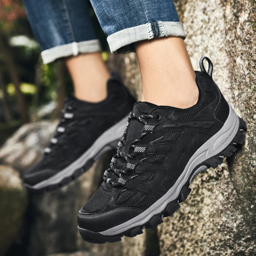 Men’s Low-Cut Hiking Shoes with Lace-Up Support and Traction Sole