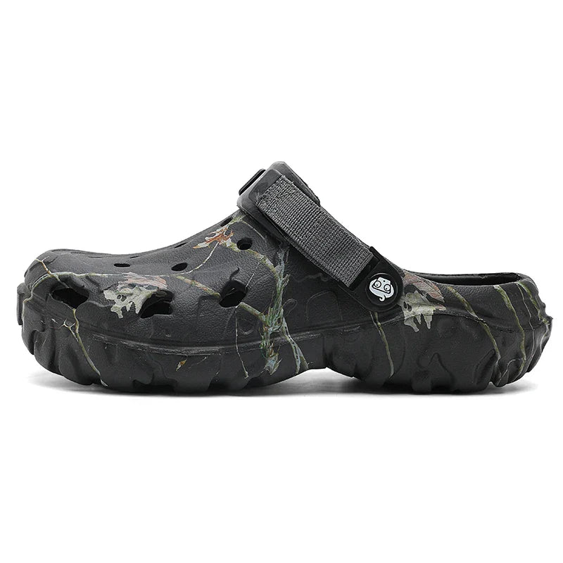 Men's Slip-On Camouflage Clogs - Ventilation Holes - Heel Strap