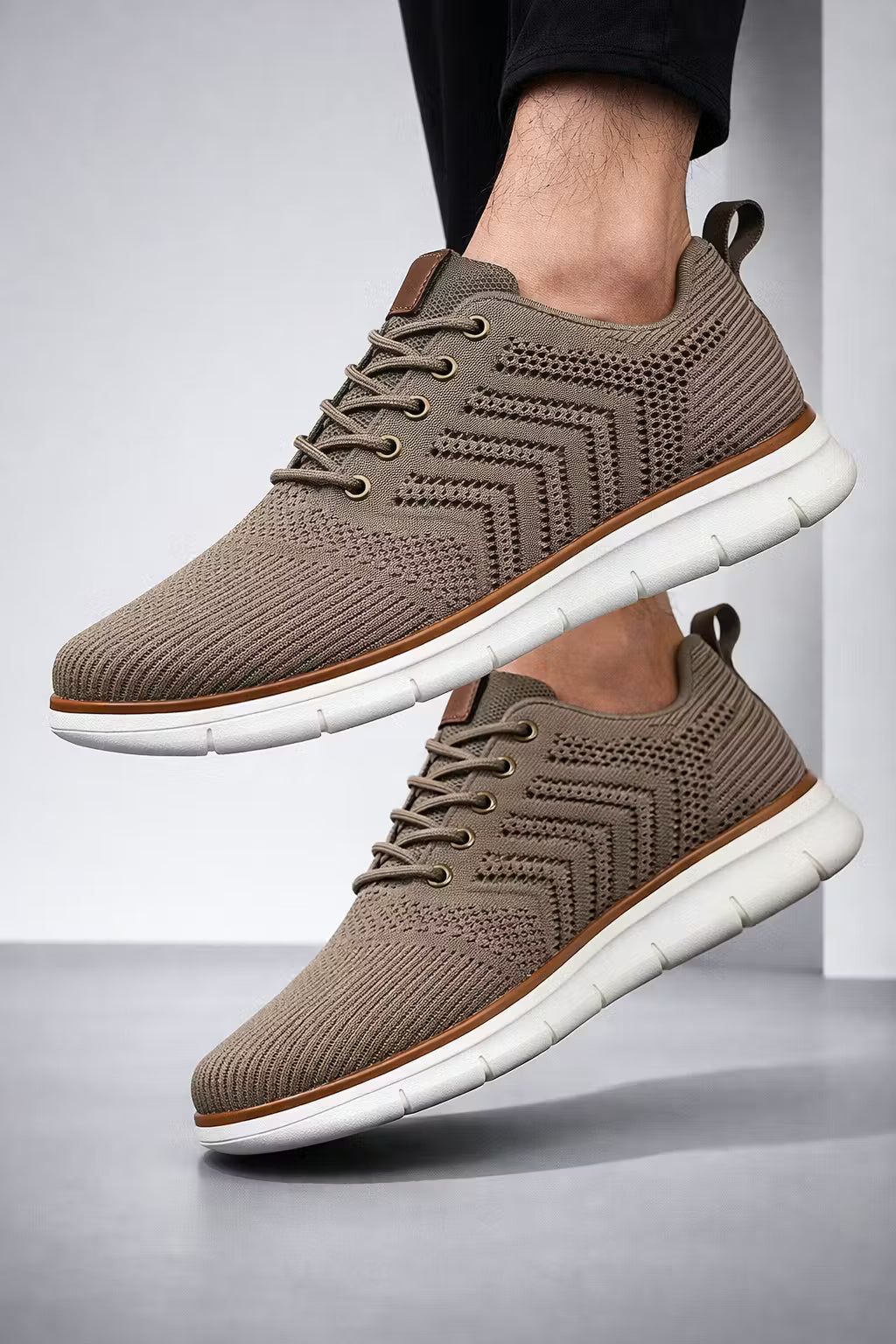 Men's Sneakers - Low-Top - Lace-Up - Ribbed Knit Upper - Pull Tab