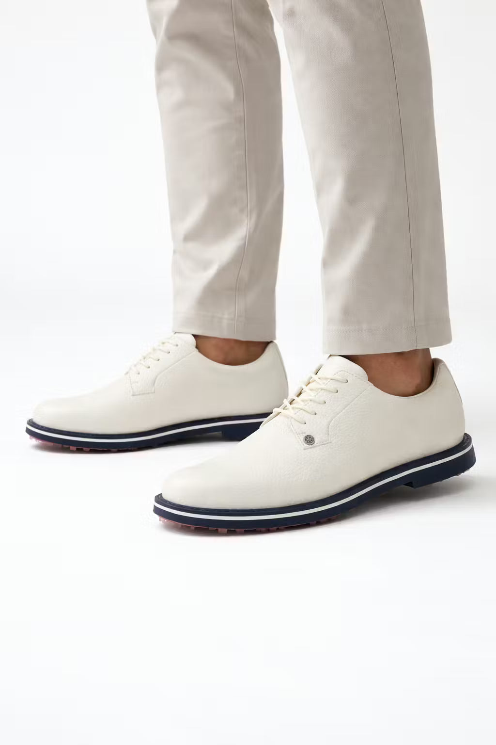 Men's Golf Shoes - Lace-Up - Textured Upper - Traction Sole