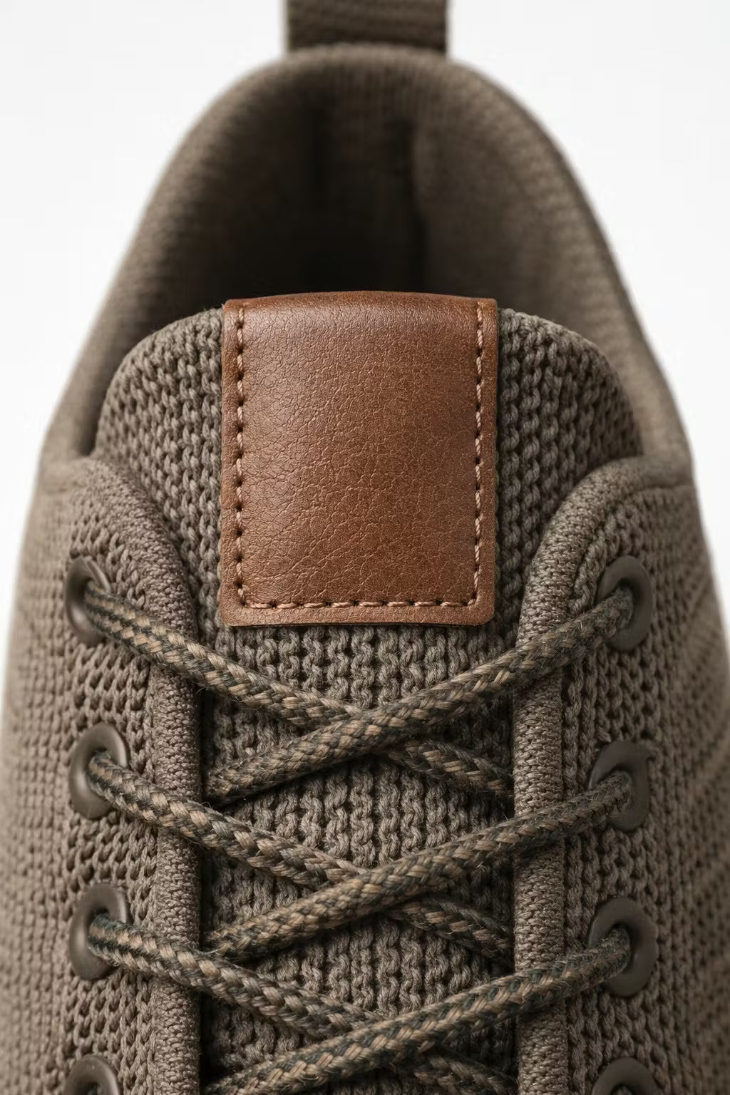 Men's Sneakers - Low-Top - Lace-Up - Ribbed Knit Upper - Pull Tab