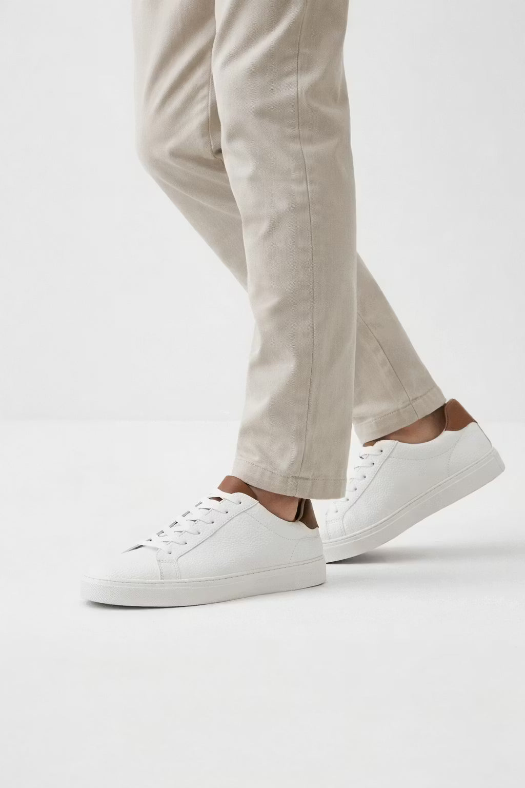 Men's Sneakers - Low-Top - Lace-Up - Textured Leather - Flat