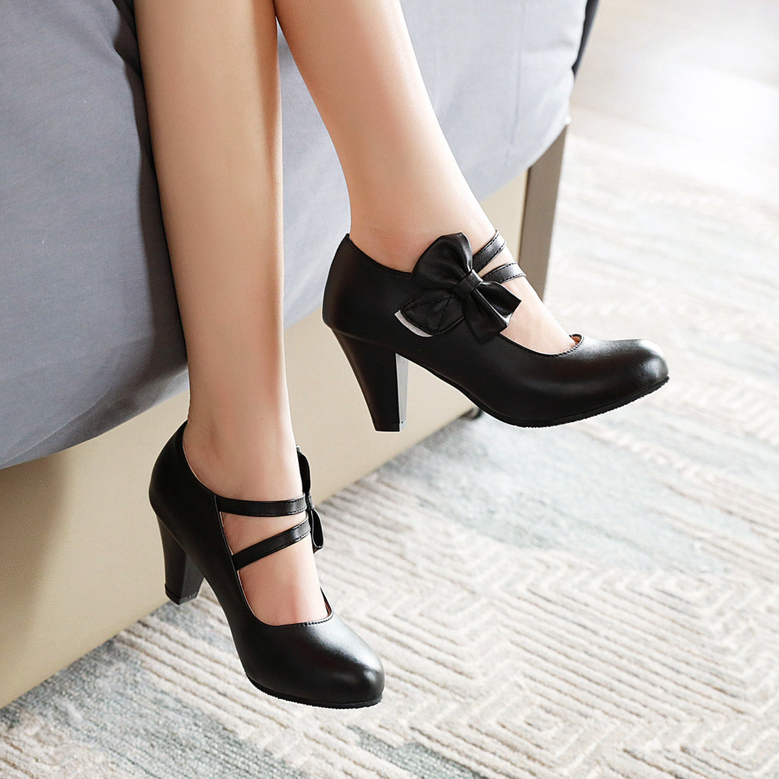 Women's Kitten Heels Mary Jane - Round Toe - Double Strap - Bow Detail