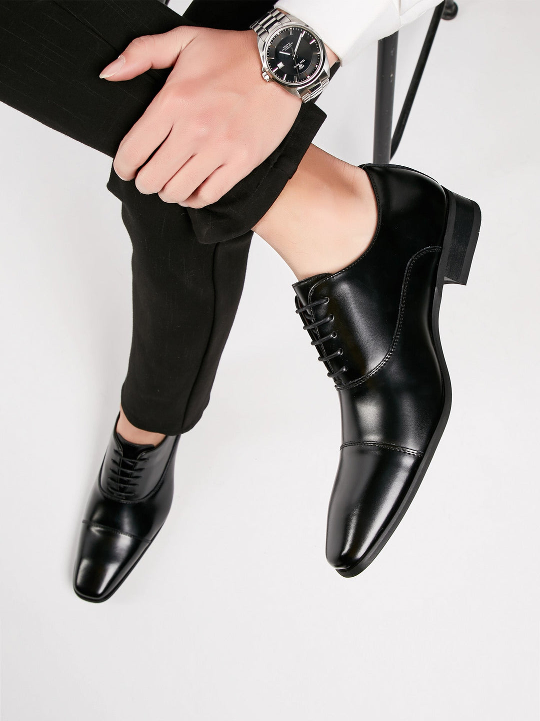 Men’s Classic Lace-Up Dress Shoes with Polished Silhouette