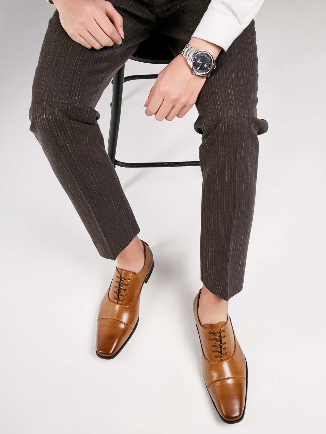 Men’s Classic Lace-Up Dress Shoes with Polished Silhouette