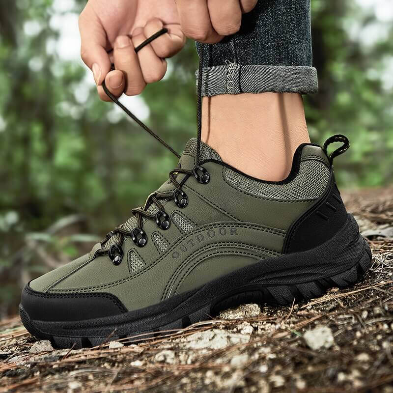 Men’s Lace-Up Outdoor Hiking Shoes with Rounded Toe and Textured Sole