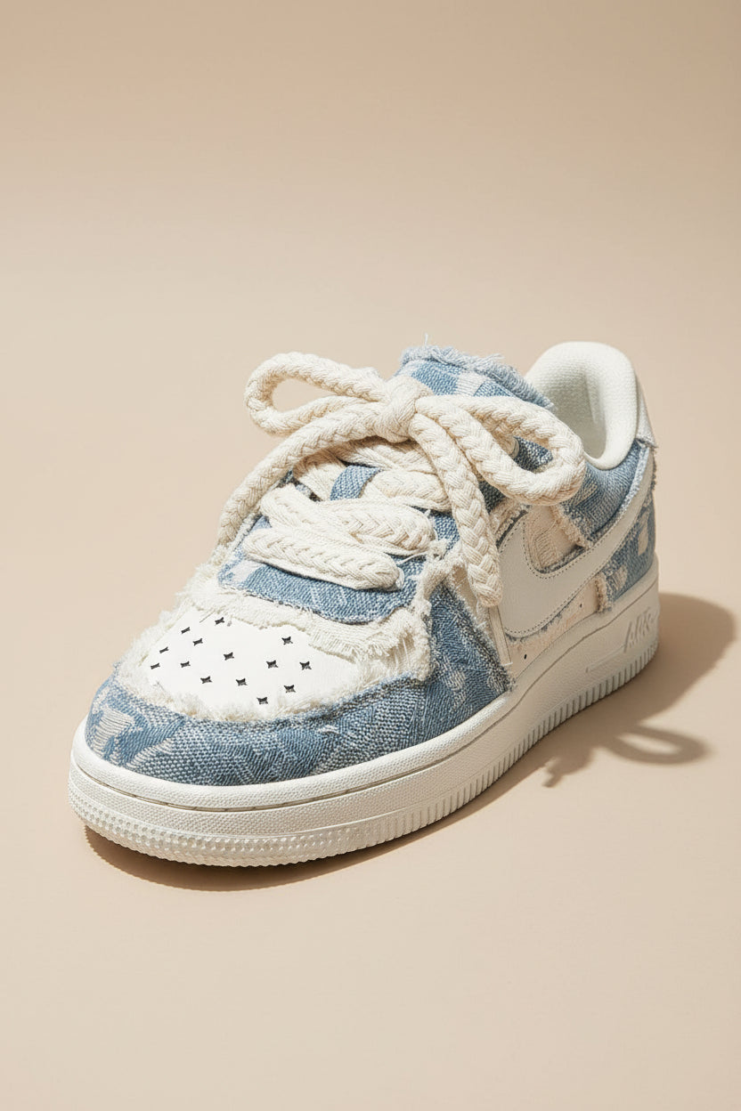 Men’s Low-Top Sneakers with Star Detailing and Lace-Up Closure