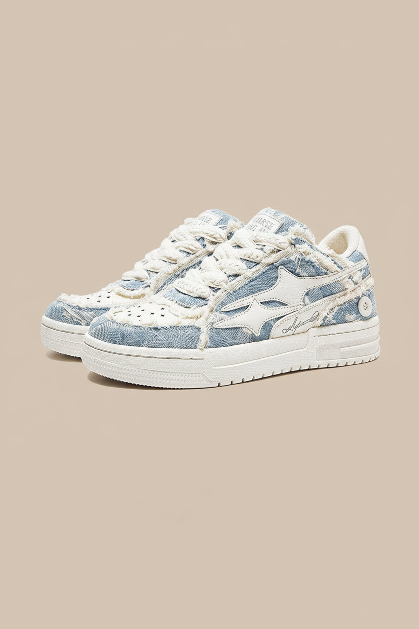 Men’s Low-Top Sneakers with Star Detailing and Lace-Up Closure